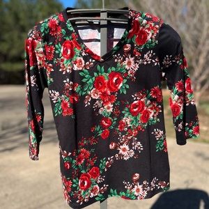 New! Pioneer Woman LS V-Neck Shirt, Dark Floral Sz. S
